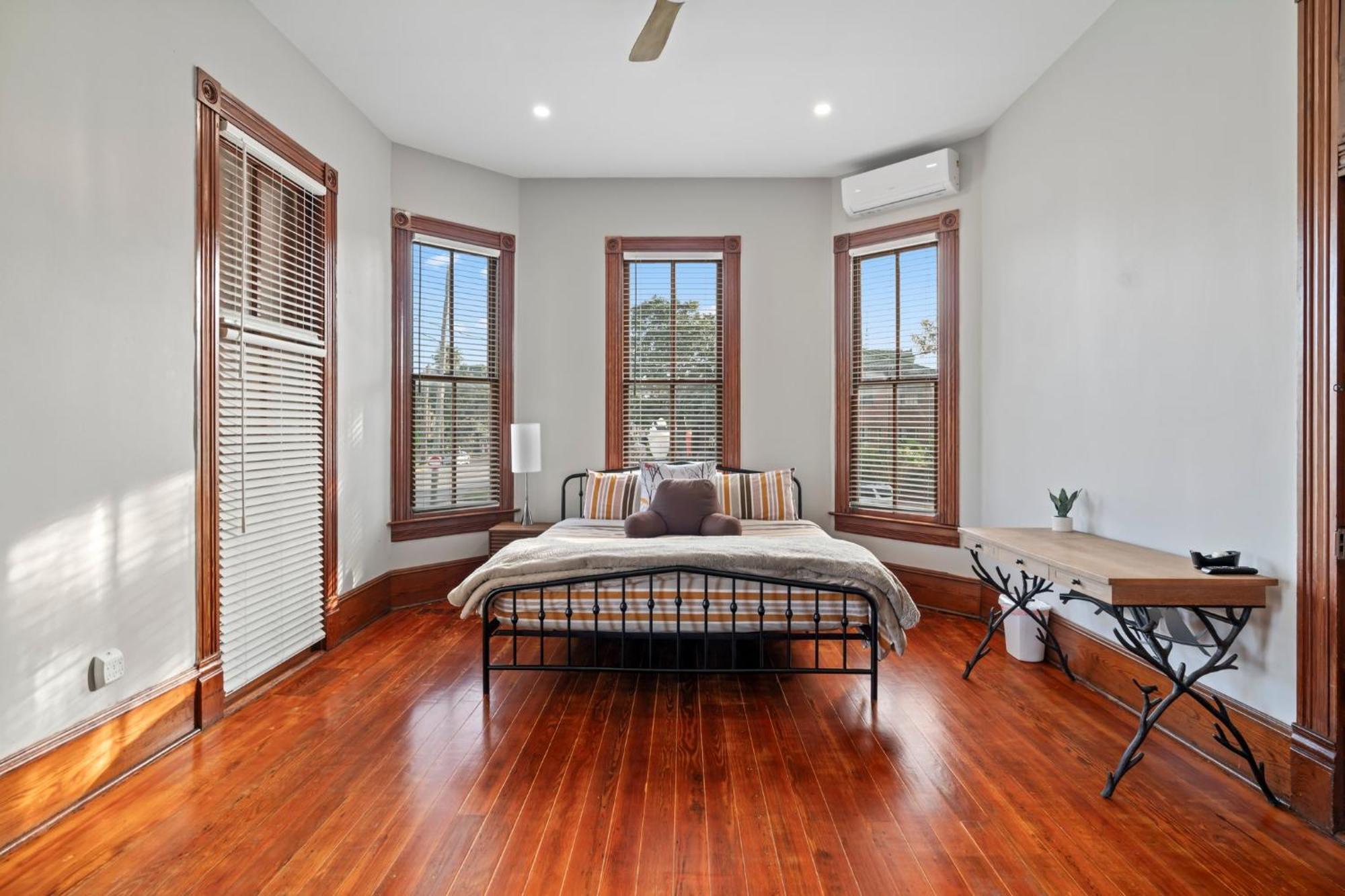 Historic Galveston Family Beach Home With 3 King Beds 외부 사진